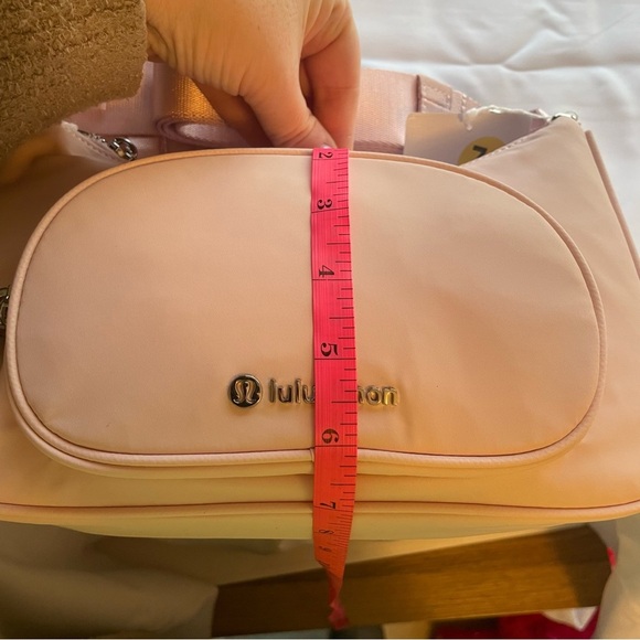 NWT Lululemon Crossbody Bag with Nano Pouch 2L Flush Light Pink Nylon Sold Out - Picture 15 of 16